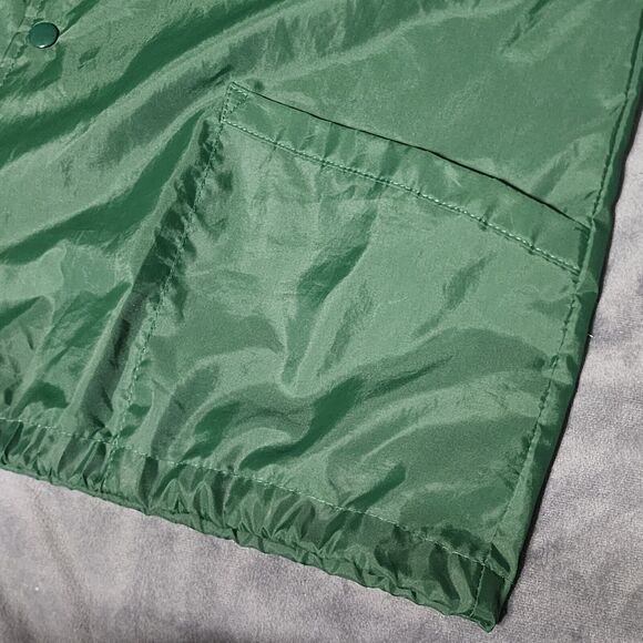 VTG Soffe Athletic Medium Coach Jacket Made USA Bulls Gym Surfing Windbreaker - Picture 9 of 11